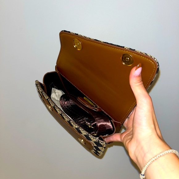 Quinn Crossbody Purse - Picture 5 of 5